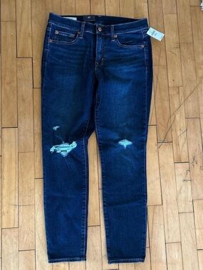 NWT Gap Dark Indigo Distressed Skinny Jeans